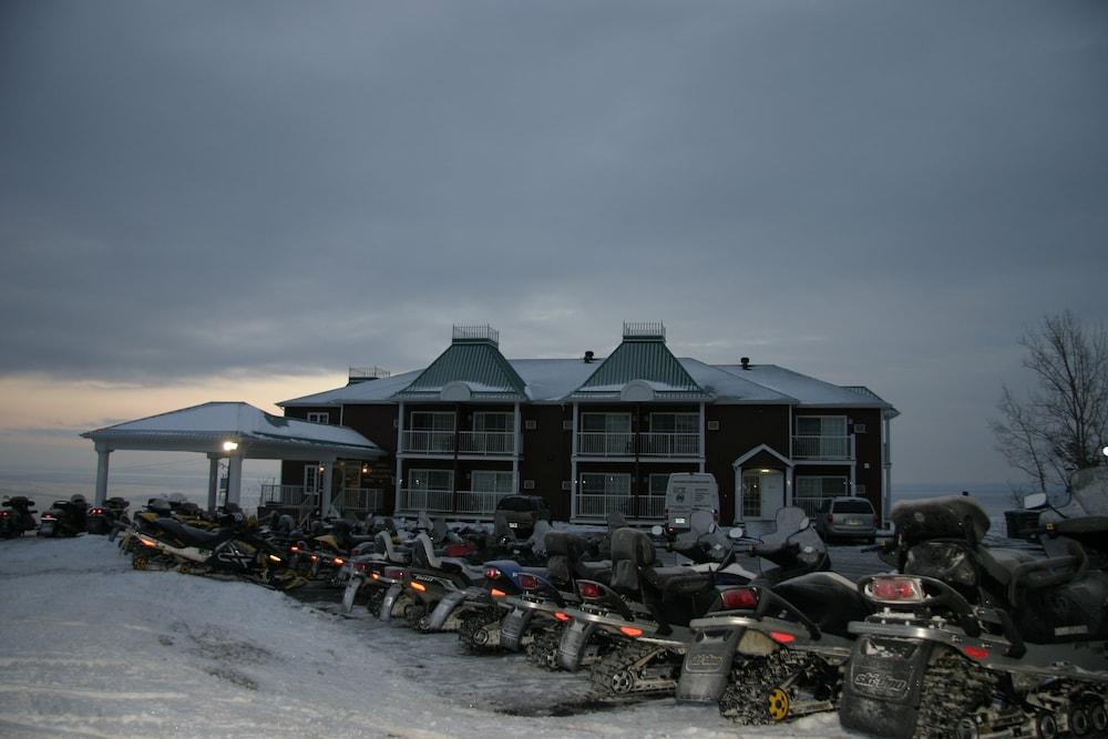 Hotel Les Pavillons Du Petit Manoir Du Casino La Malbaie Exterior foto